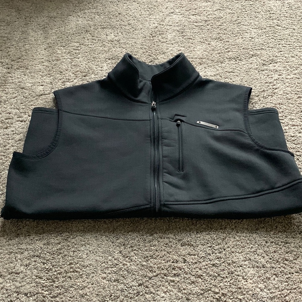 Men’s Under Armour vest